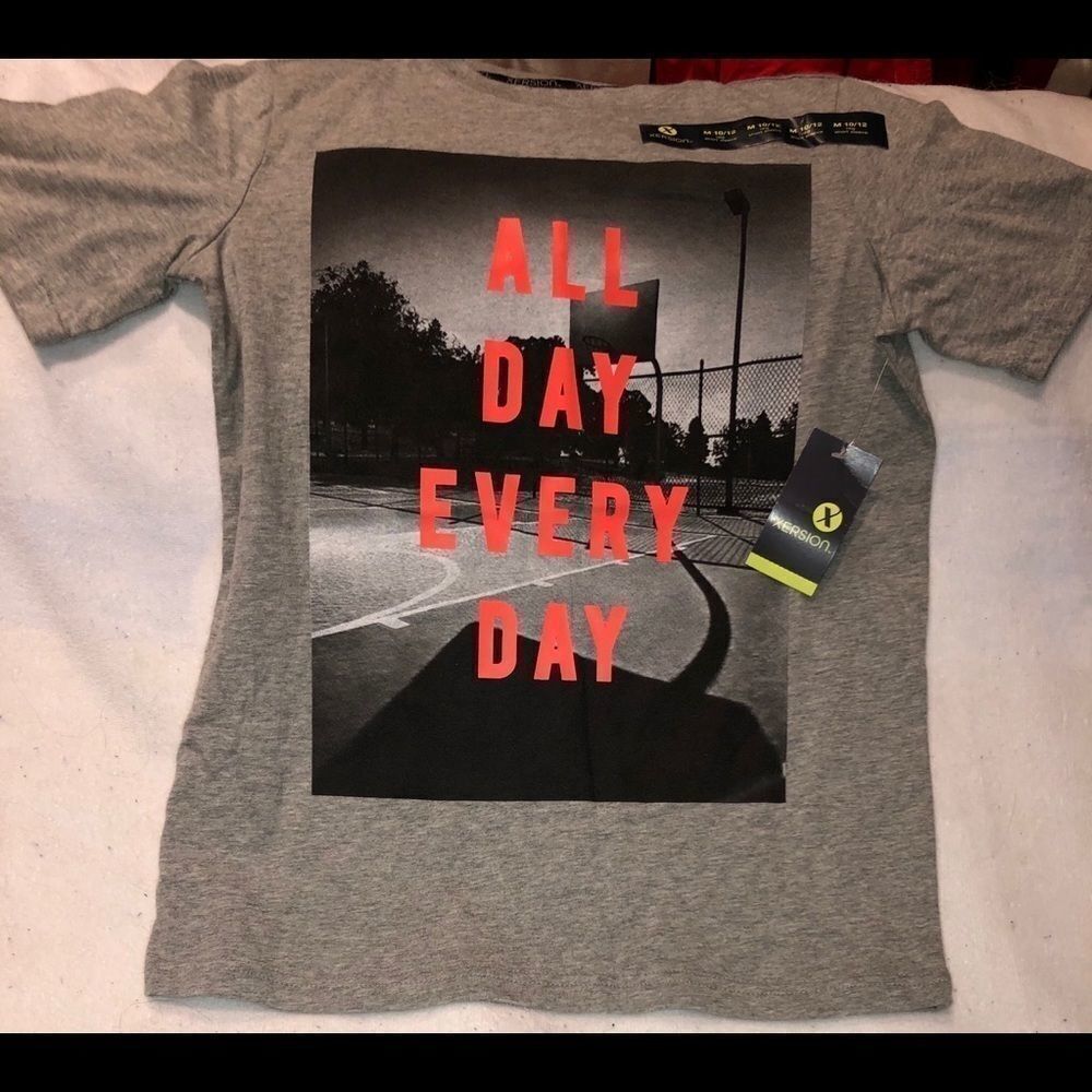 NWT kids med (10/12) xersion tShirt heather gray